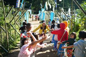 BIB: 194, 104236
                            <button type="button" onclick="openModal(19041211)" class="btn btn-primary btn-sm float-right btn-popup" data-toggle="modal" data-target=".modal-high-quality">
                        <i class="fas fa-shopping-cart"></i> Add to Cart
                    </button>
                                            <button type="button" onclick="isThisMe(19041211, true)" class="btn btn-success btn-sm float-right btn-popup btn-isme hidden" data-toggle="tooltip" data-placement="bottom" title="นี่คือรูปของคุณใช่ไหม คลิกที่นี่เพื่อเอาเข้าอัลบั้ม">
                        <i class="fas fa-plus"></i> Add to album
                    </button>
                    <button type="button" onclick="isThisMe(19041211, false)" class="btn btn-warning btn-sm float-right btn-popup btn-isnotme hidden">
                        <i class="fas fa-ban"></i> Remove from album
                    </button>